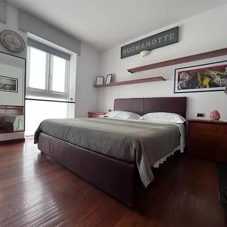 Attico Sul Di Lecco, A Due Passi Dal Centro Con Posto Auto Lejlighed