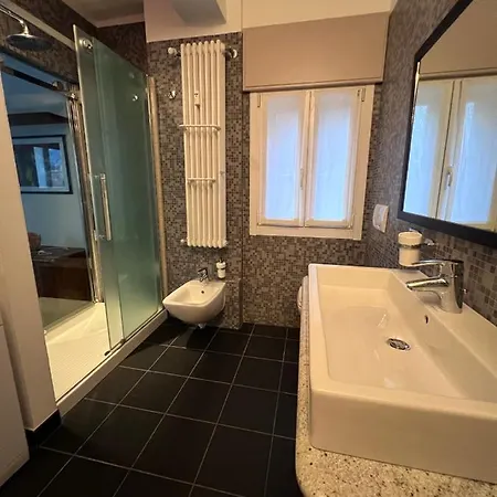 Attico Sul Di Lecco, A Due Passi Dal Centro Con Posto Auto *